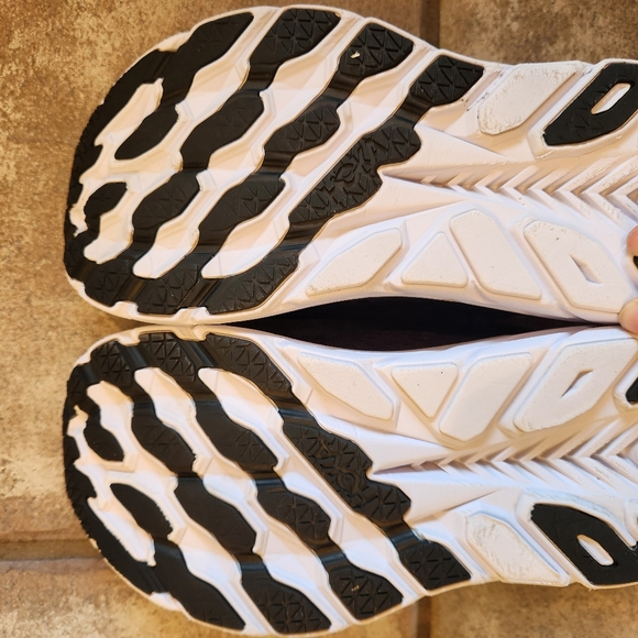 HOKA One One Clifton 8 Black & White Women's Size 6 Running Shoes - Picture 10 of 16